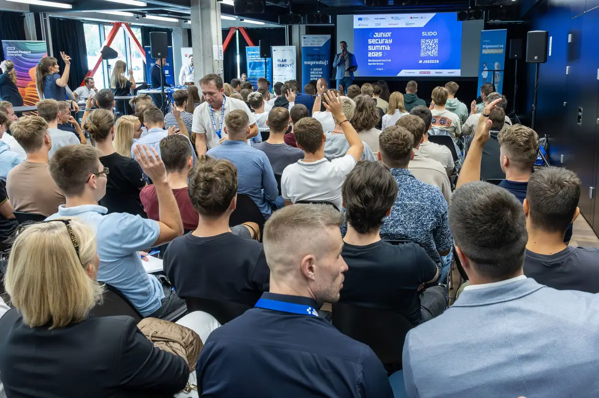Konferencia Junior Security Summit ukázala študentom cestu k uplatneniu