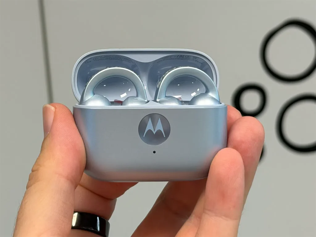 Motorola Razr 60 8GB/256GB + Moto Buds Loop Pantone ICE Melt Crystal by Swarovski