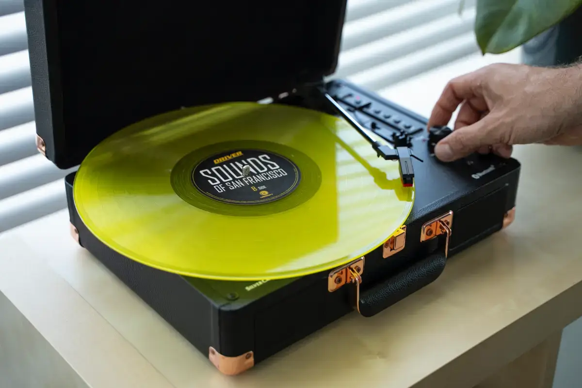 Gramofón v kufríku od Silvercrest