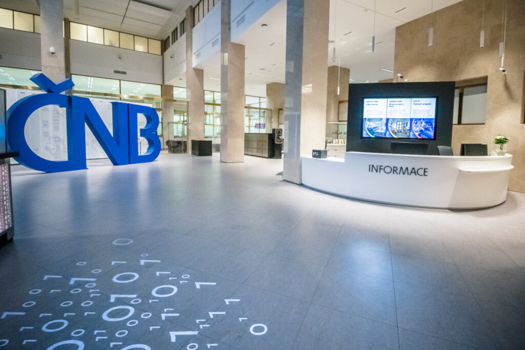 CNB a_za_menou_praha_02