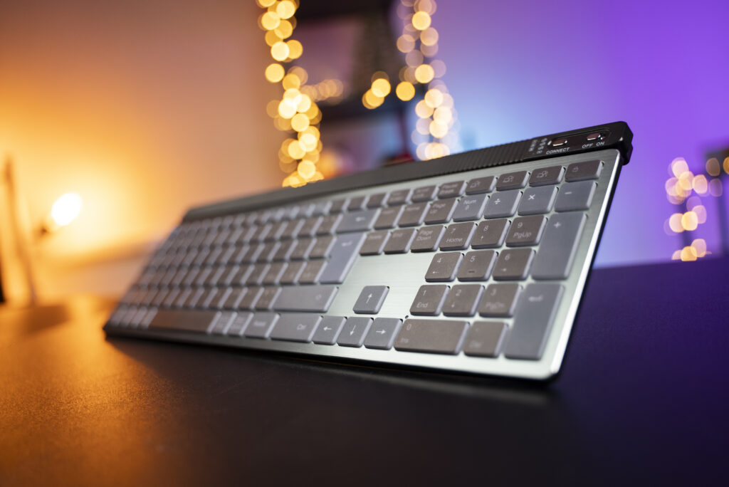 Hama WK-750: Štýlová bezdrôtová klávesnica pre tri zariadenia