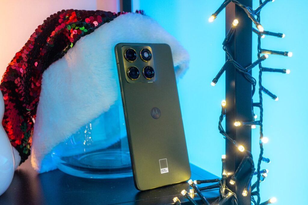 Telefón Motorola Edge 70