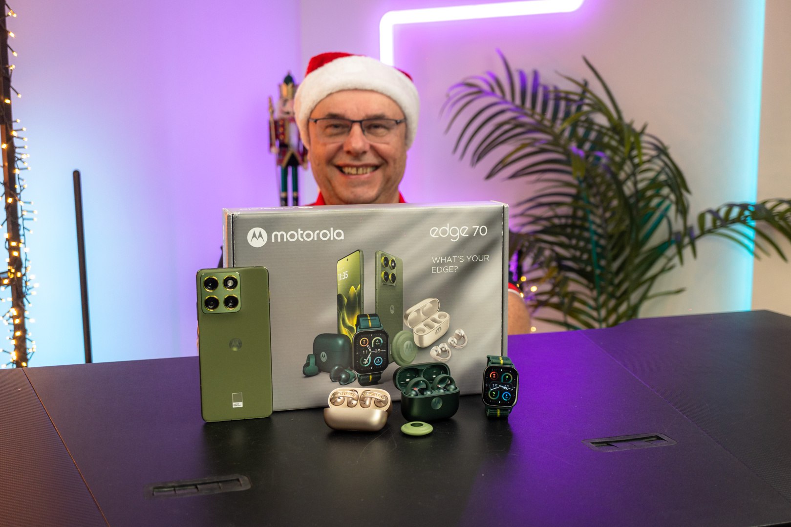 Motorola Edge 70: Vianočný darček, ktorý obsahuje telefón a príslušenstvo v jednom balení