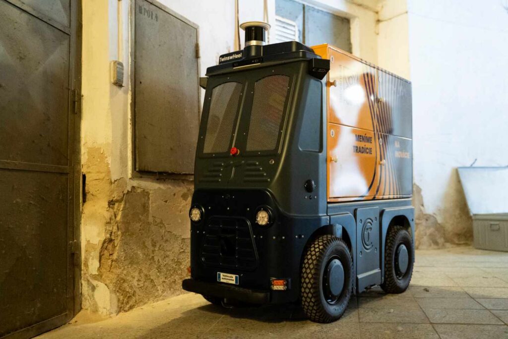 Poštový robot mAlka