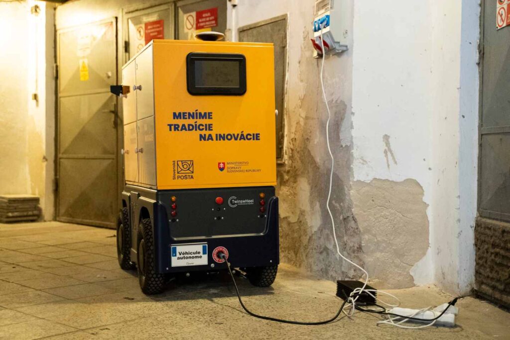 Poštový robot mAlka