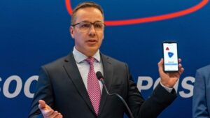 Minister Erik Tomáš predstavuje aplikáciu Sociálna poisťovňa