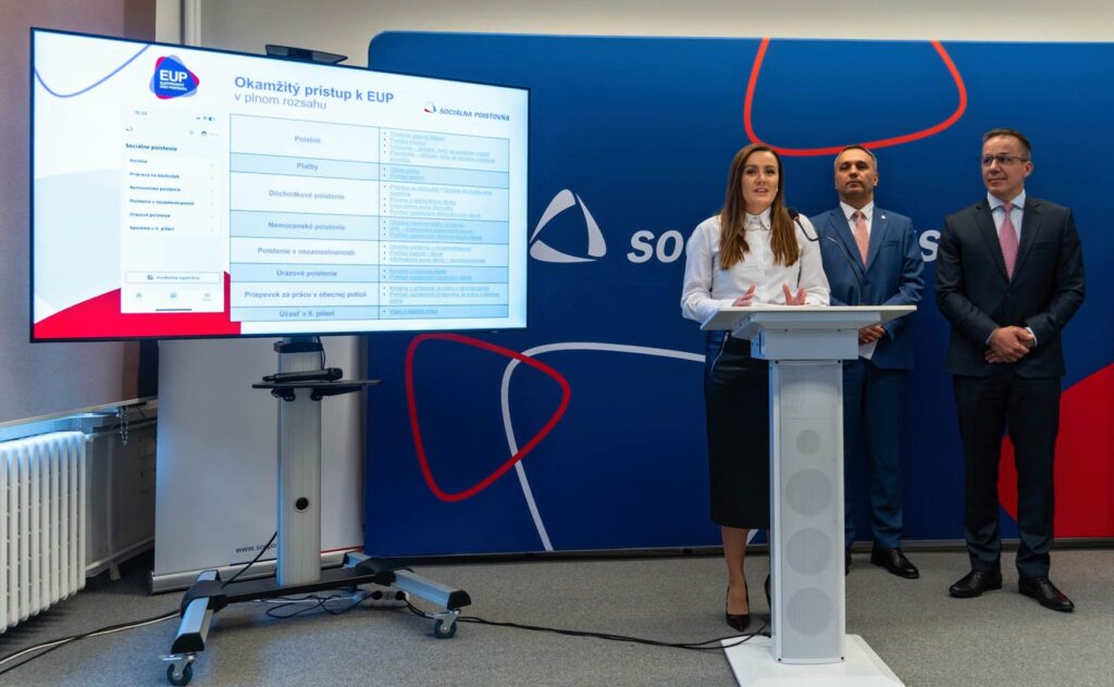 Zuzana Dvoráková, riaditeľka odboru komunikácie s verejnosťou Sociálnej poisťovne prezentuje ďalšie funkcie