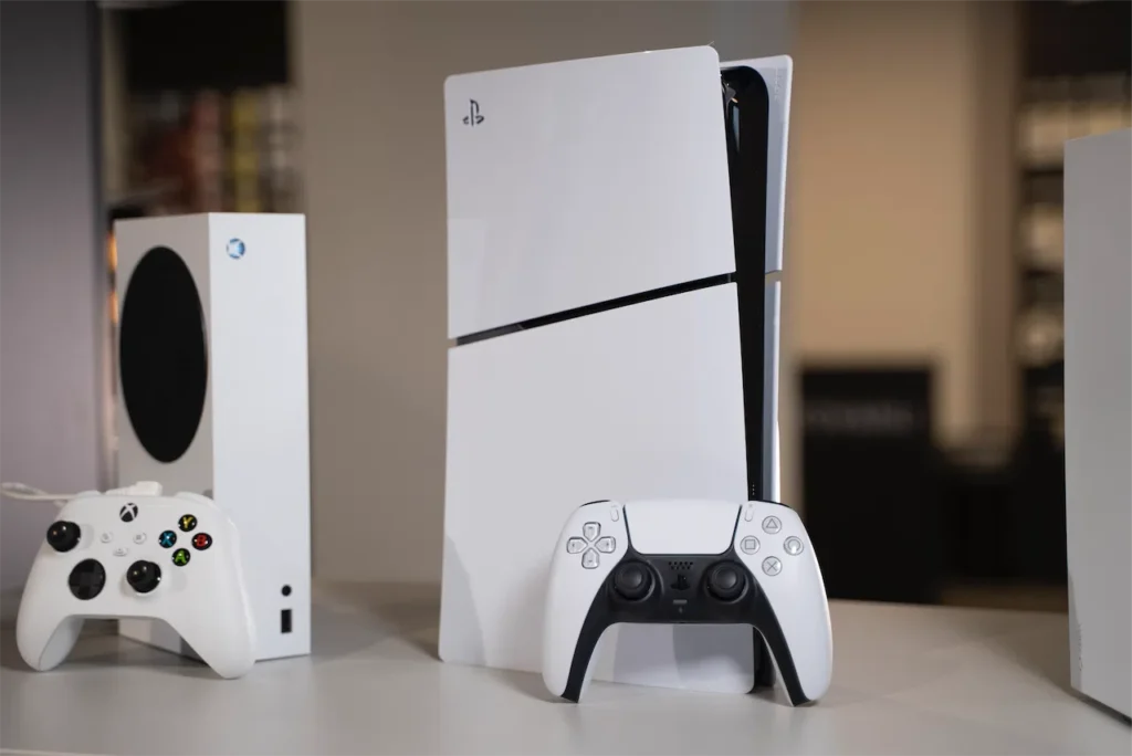 Kúpiť si PlayStation alebo Xbox? Ktorú konzolu si vybrať?