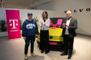 Prvá veľká výhra vianočnej tomboly Telekomu už má víťaza: Volvo EX30 putuje do Horoviec