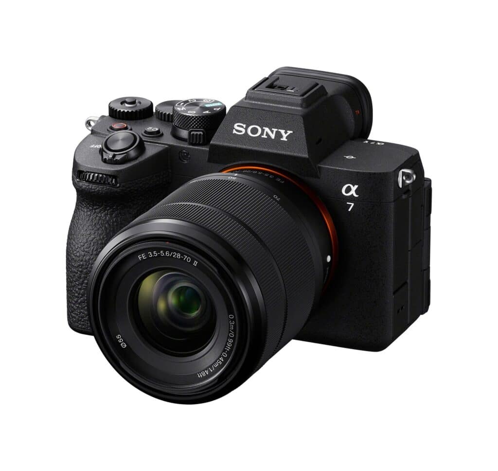 Sony Alpha 7 V s objektívom FE 28-70mm F3.5-5.6 OSS II