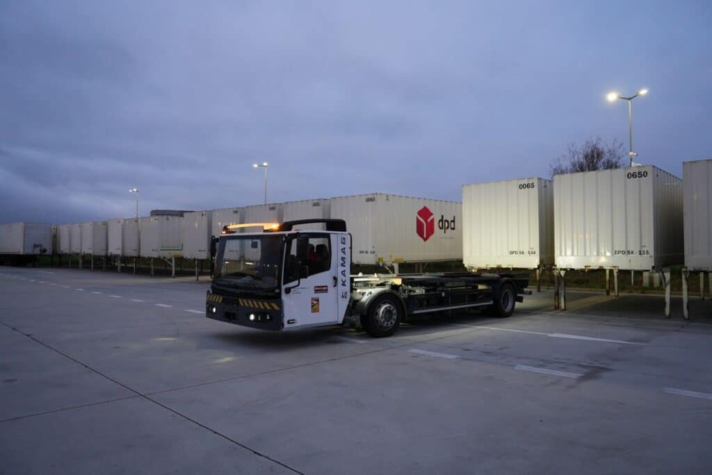 Prepravné kontajnery po naplnení odchádzajú k zákazníkom