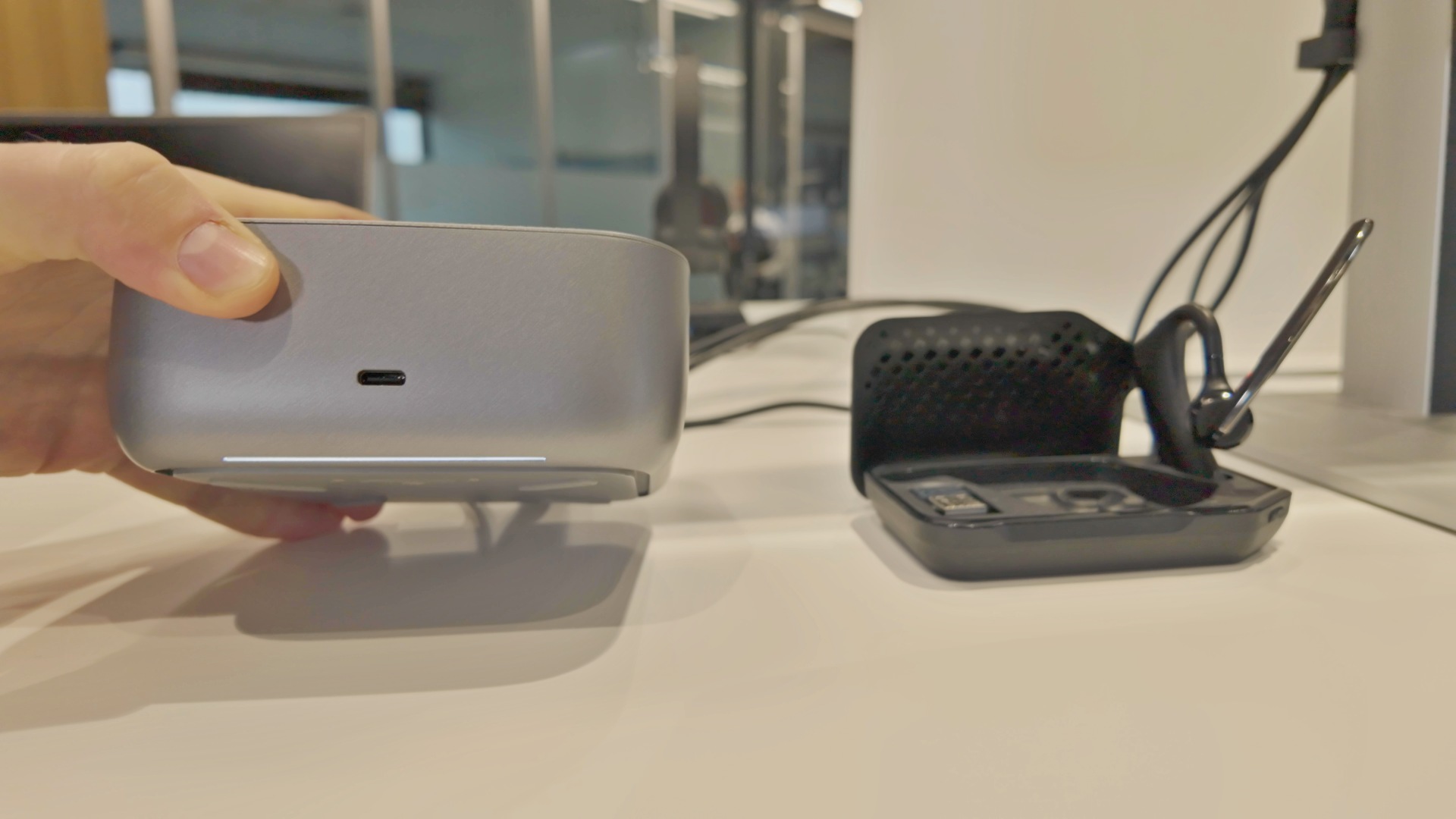 HP dokovacie stanice a monitory: efektívnejšia práca s jedným káblom