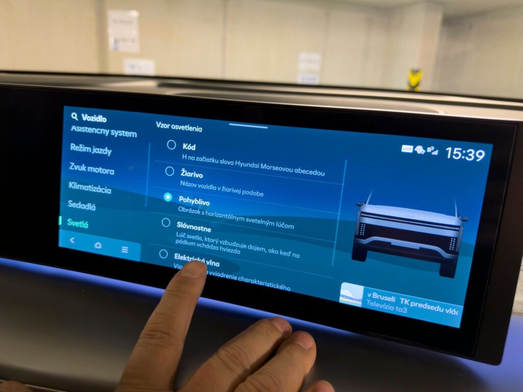 Efekty simulácie blikania pri otváraní a zatváraní vozidla