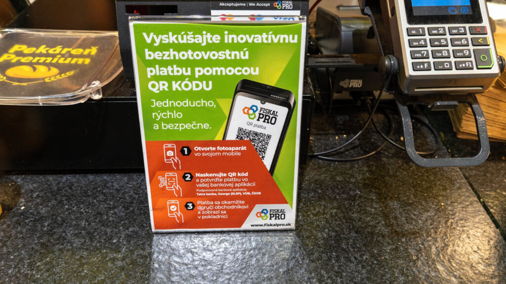Takto je označená forma platby cez QR kód v pekárni Premium v Bratislave