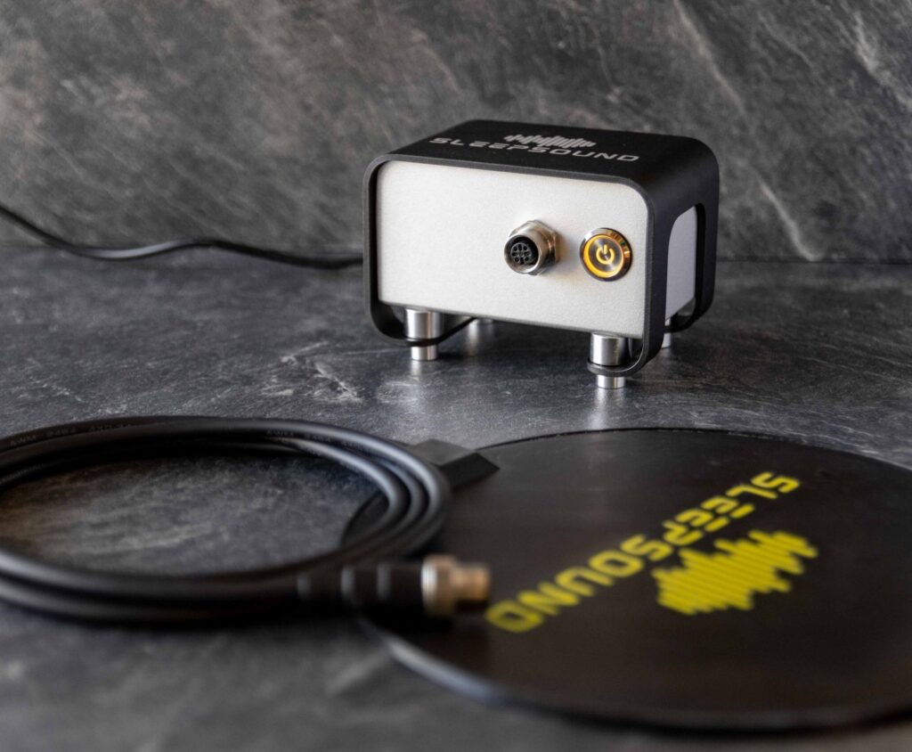 SleepSound pozostáva z podložky pod vankúš a riadiacej jednotky