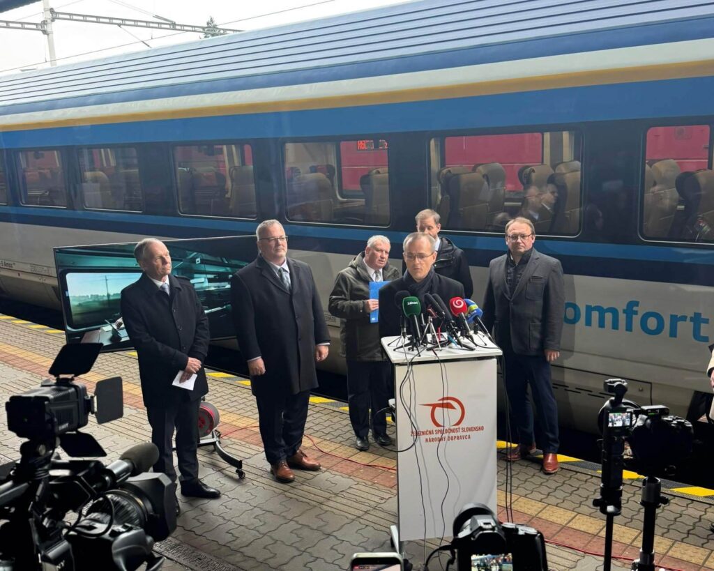 Tlačová konferencia pri príležitosti predstavenia súpravy ComfortJet