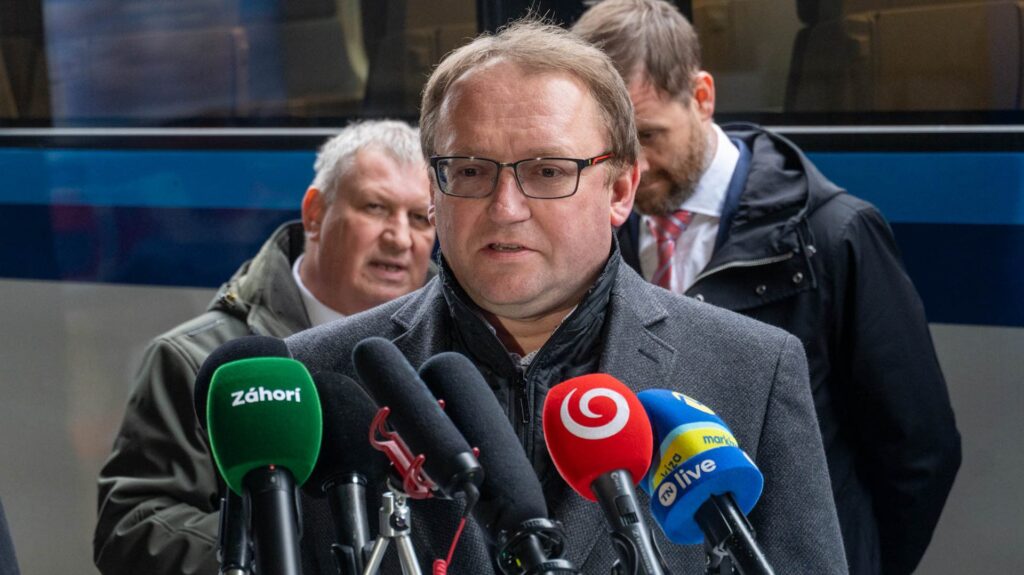 •	Jiří Ješeta – námestník generálneho riaditeľa a člen predstavenstva pre osobnú dopravu ČD