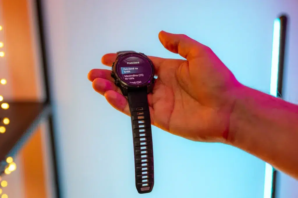 Zóny srdcového tepu si môžete nastaviť v Nastaveniach > Profil používateľa > Zóny srdcového tepu a výkonu > Srdcový tep > Zóny