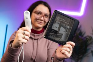 Čítačka Kobo Libra Colour s ovládačom Kobo Remote