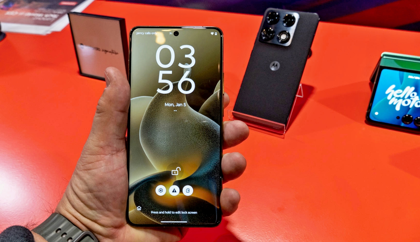 Motorola na CES 2026: prémiový Signature, nový Razr Fold a rozšírený ekosystém Moto