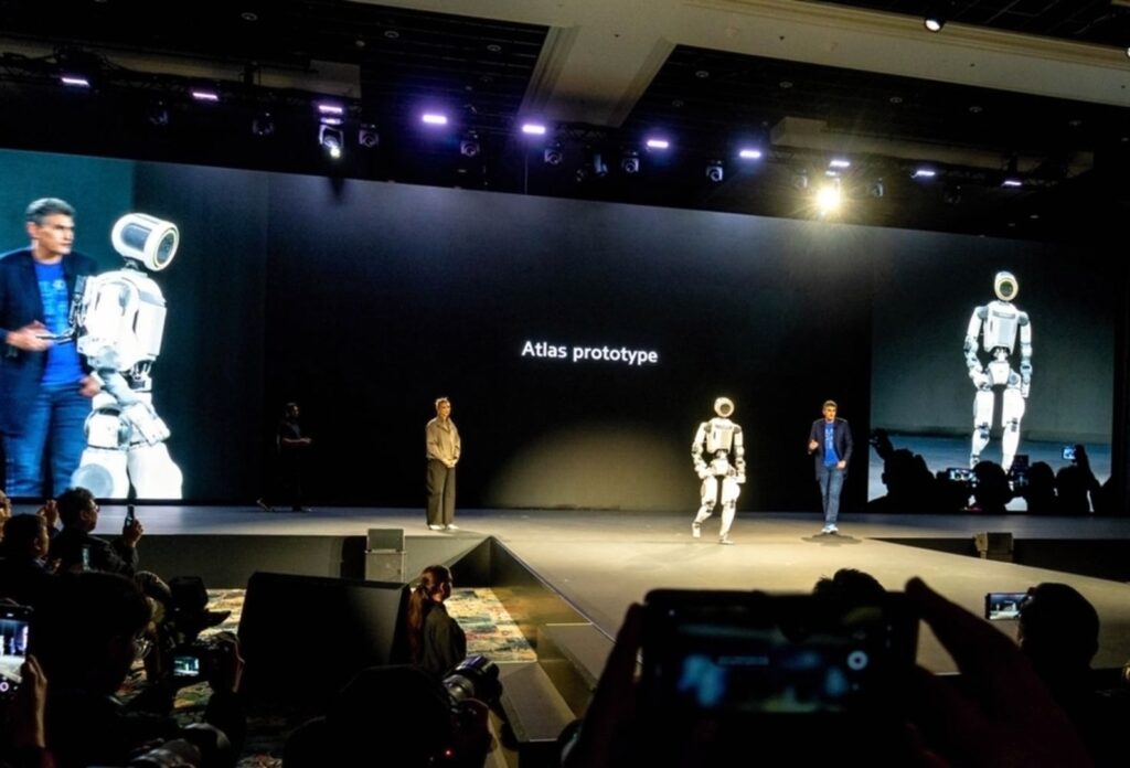 Robot Atlas prichádza na scénu