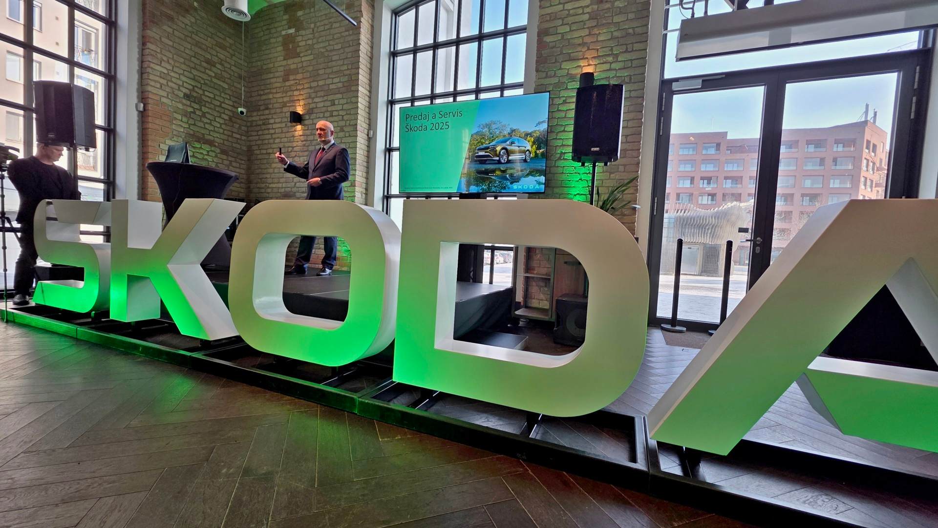 Škoda si na Slovensku upevnila pozíciu lídra. Rast ťahajú technológie, elektrifikácia a nové služby