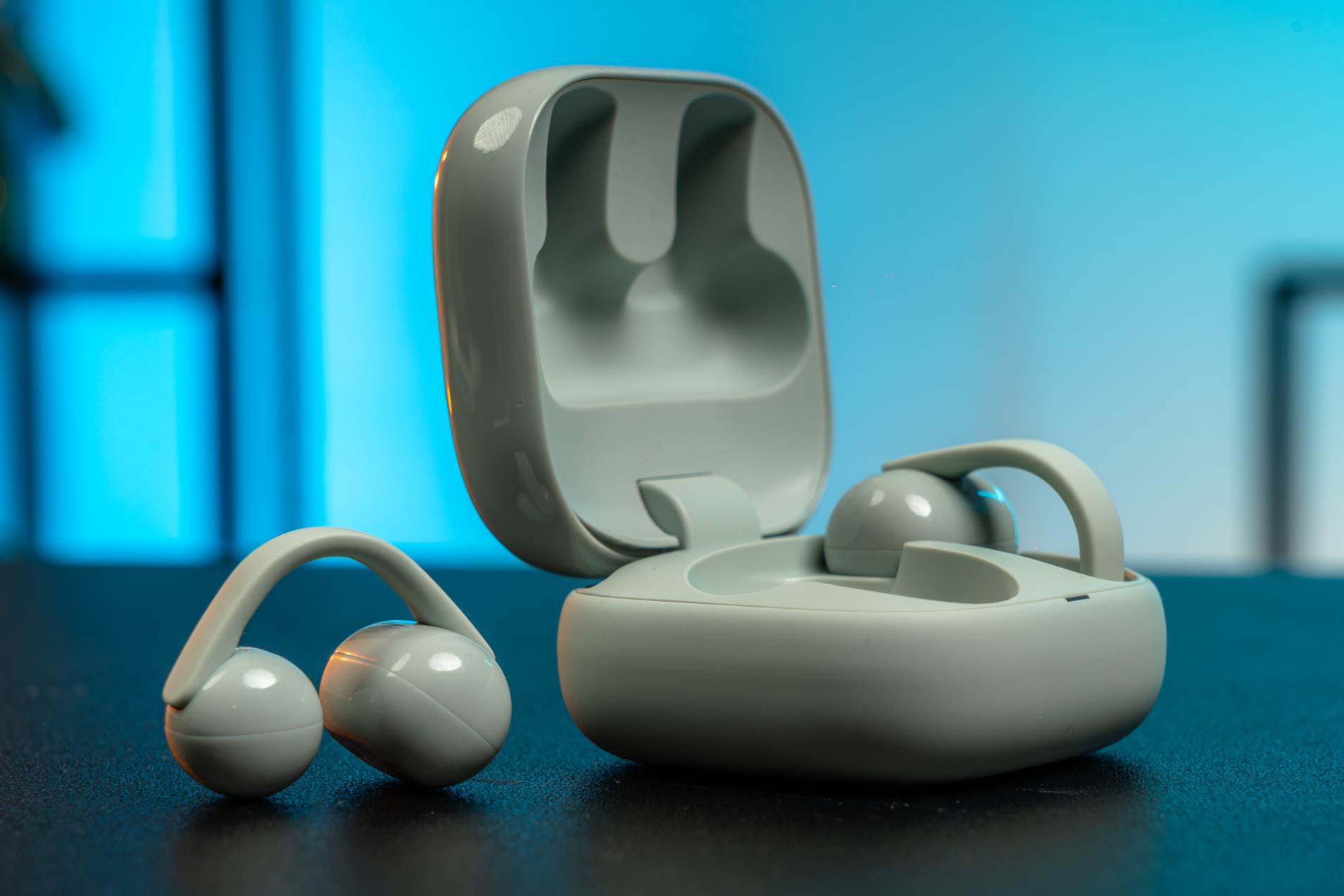 Sony LinkBuds Clip: Otvorené slúchadlá na celodenné používanie (RECENZIA)