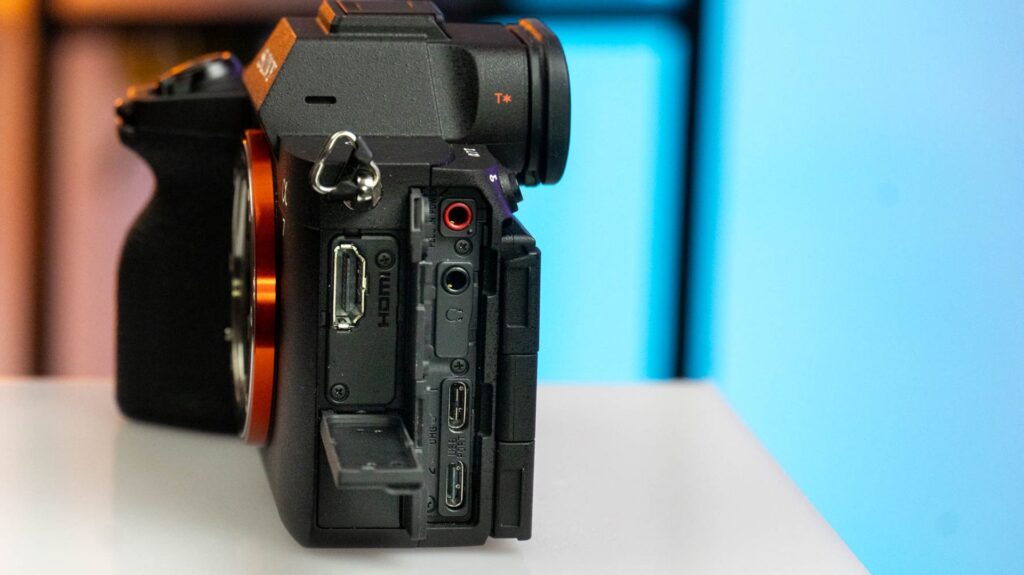 Prepojovacie porty na Sony A7 V