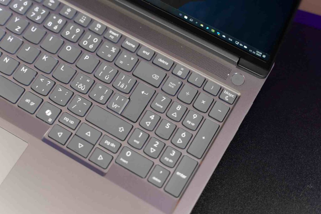 Lenovo ThinkBook 16p G6 IAX