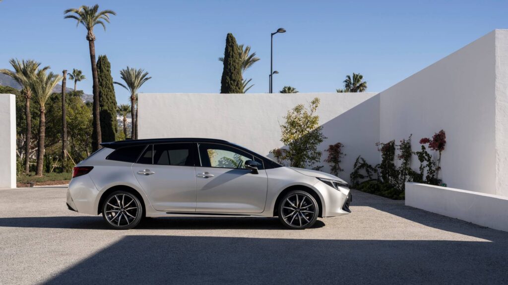 Elegantný dizajn Toyota Corolla Touring Sports