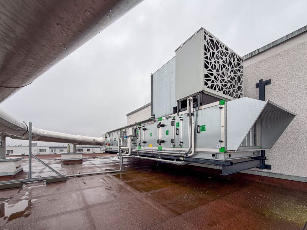 Inštalácia na streche obytného domu