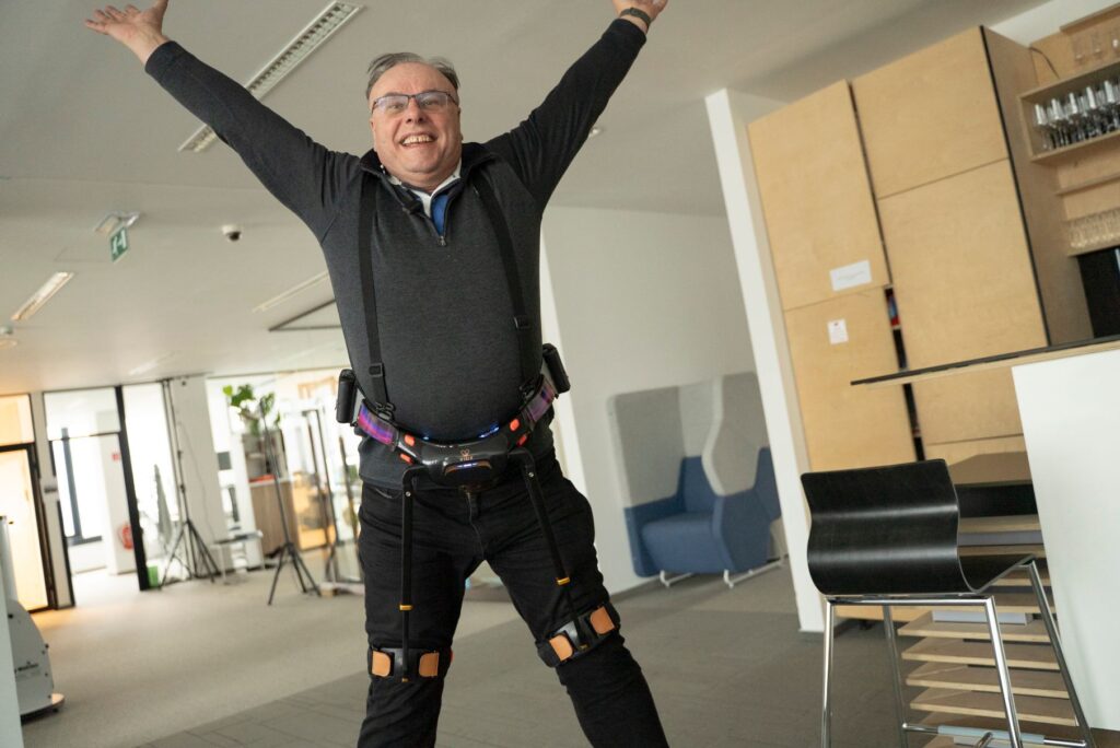 S exoskeletom VIGX π Plus sme aj skákali