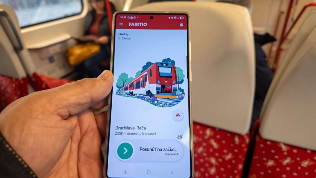 Aplikácia dobre rozpoznáva jednotlivé železničné zastávky