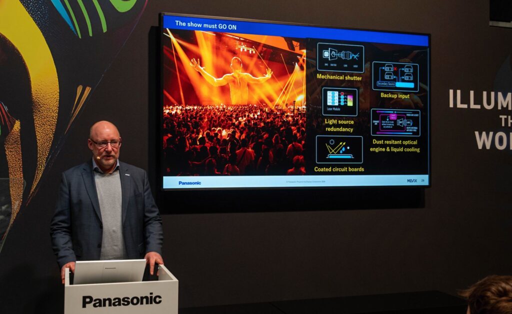 Nasadenie v náročnom prostredí na výletnej lodi znamená, že všetko na projektore je zálohované