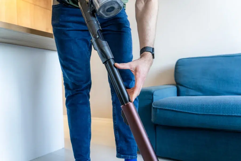 Teleskopická tyč dokáže predĺžiť vysávač až o štyri úrovne