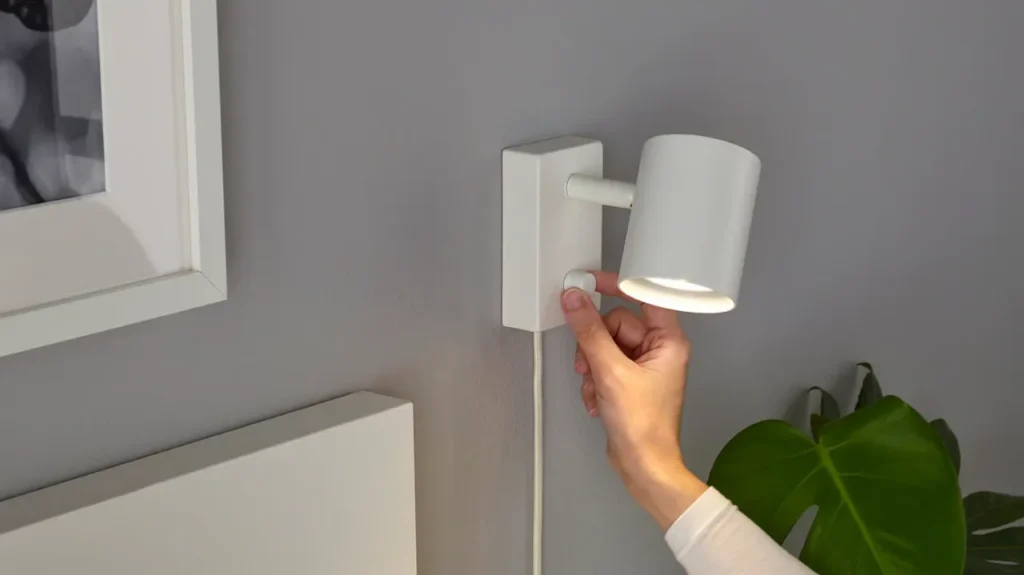 IKEA sťahuje z predaja lampy NYMÅNE pre riziko úrazu elektrickým prúdom