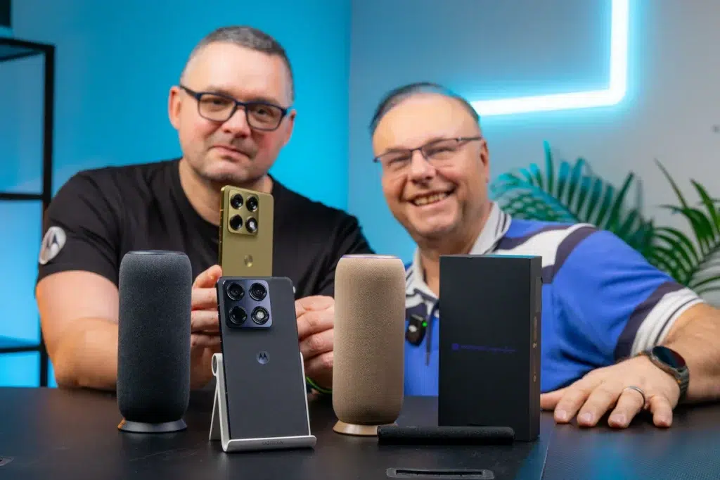 Motorola Signature je k dispozícii v dvoch farbách
