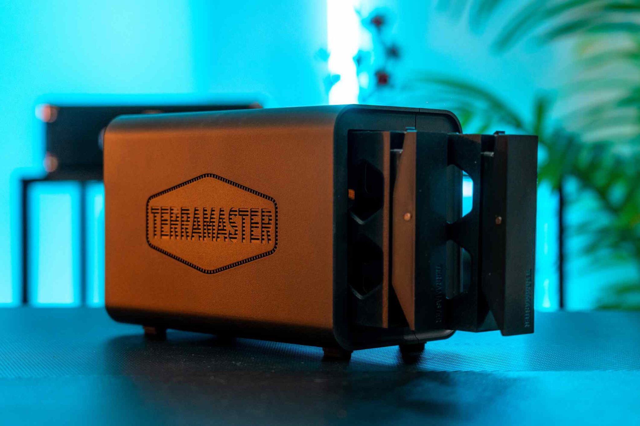 TerraMaster F2-425: Filmové a zálohovacie centrum domácnosti (RECENZIA)