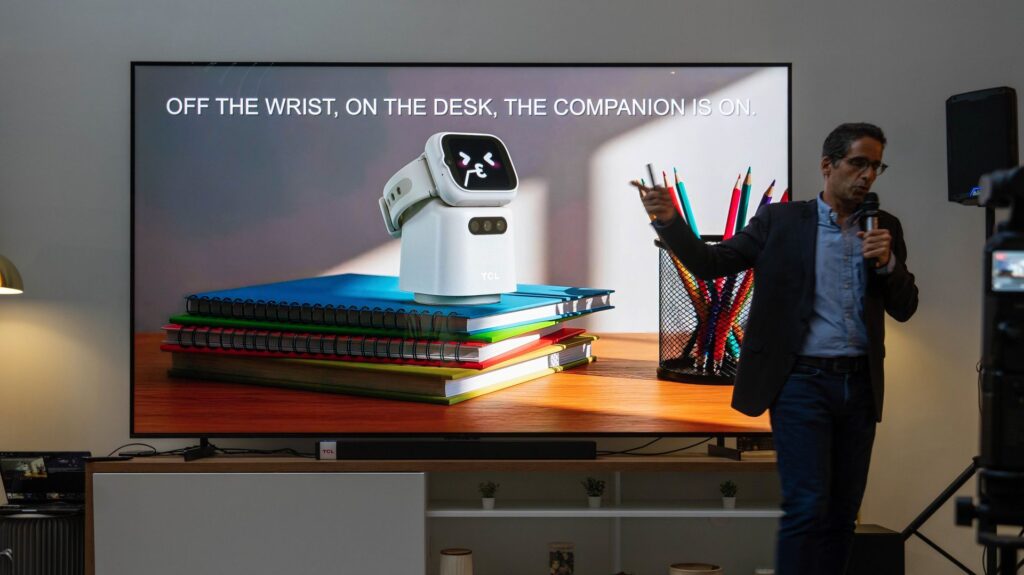 Prototyp detských hodiniek T-Bot