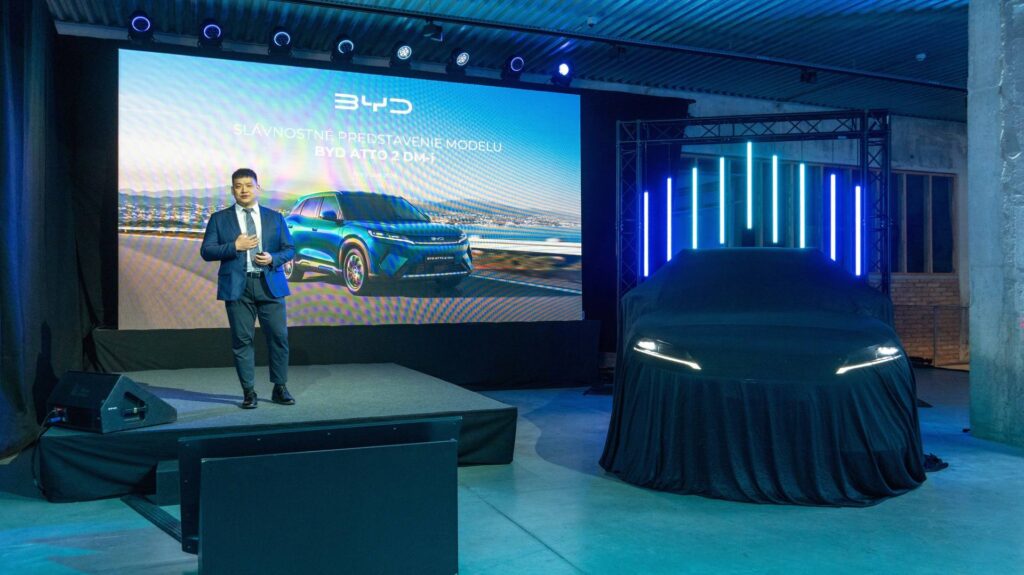 BYD ATTO 2 DM-i na Slovensku: plug-in hybrid s Google službami a štartovacou cenou od 25 990 €