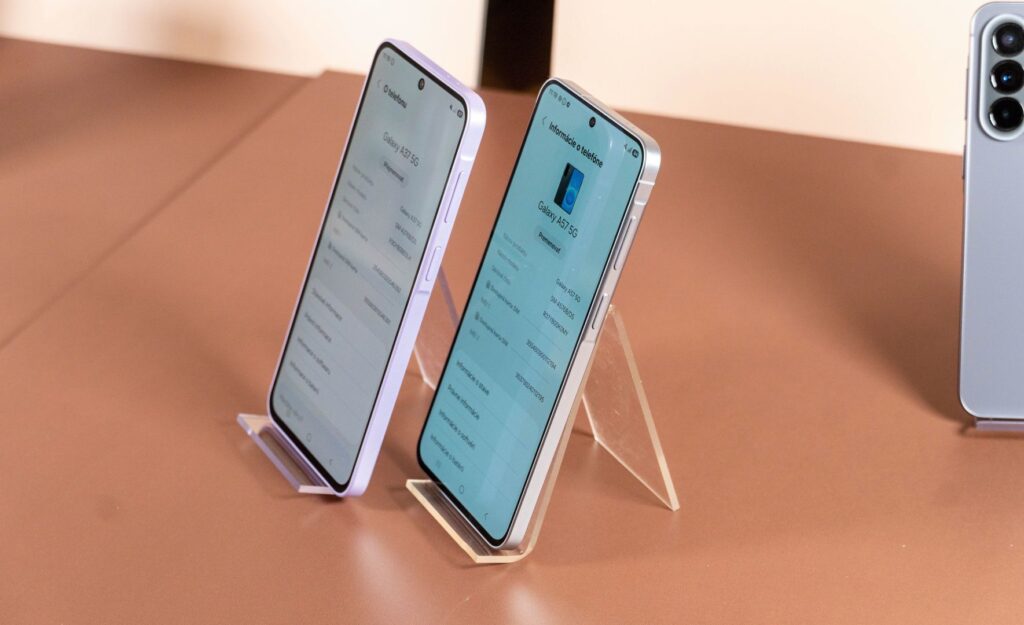 Galaxy A37 a Galaxy A57