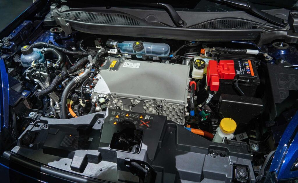 Motor v Nissan Micra