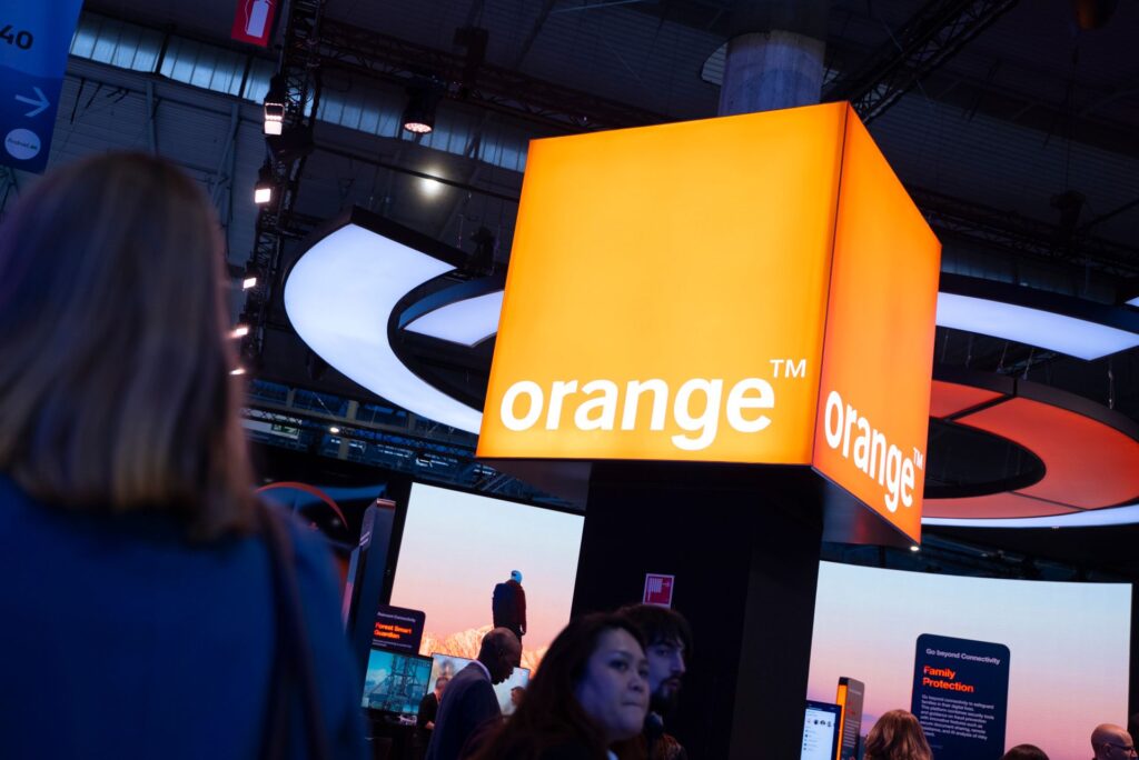 Orange mení paušály, zmena v inštalácii Windows 11, kamera od DJI a ďalšie novinky týždňa