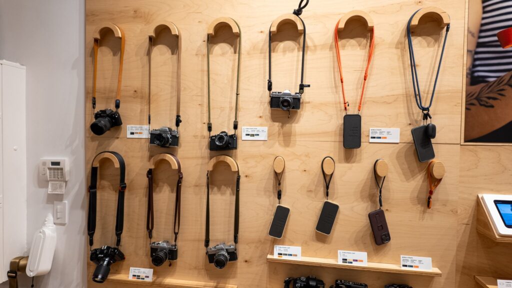 Obaly na smartfóny a popruhy na fotoaparáty