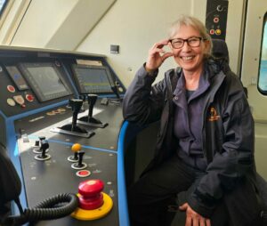 Od prvého ranného vlaku po posledný večerný spoj: Ženy držia slovenskú železnicu v pohybe