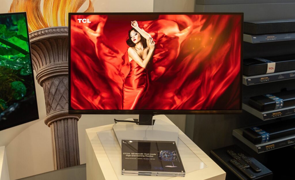 27-palcový herný monitor C2A