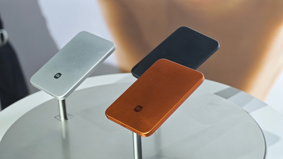 Xiaomi prináša nové gadgety na cesty: Toto je ultratenká powerbanka a tracker