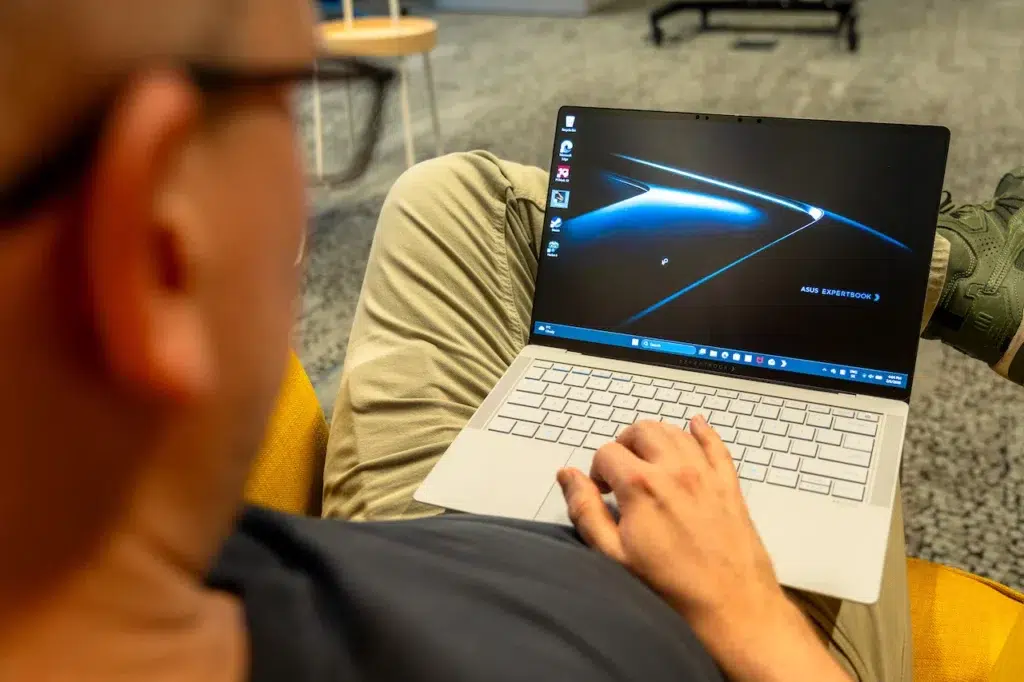 ASUS ExpertBook Ultra