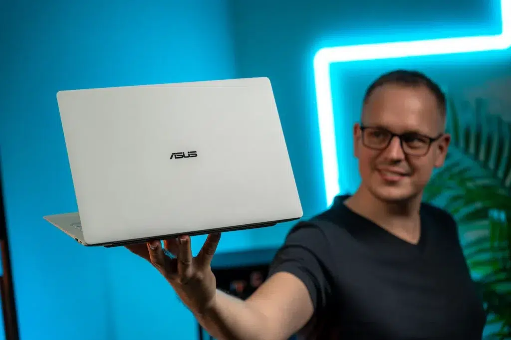 ASUS ExpertBook Ultra