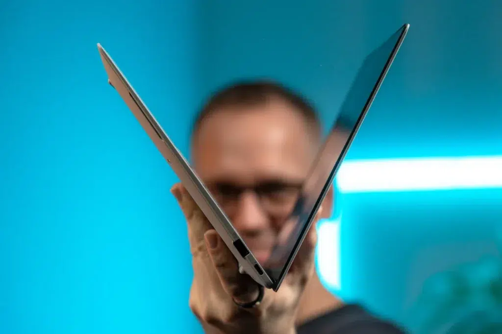 ASUS ExpertBook Ultra